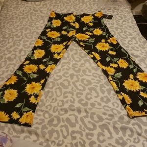 Floral Capri Leggings